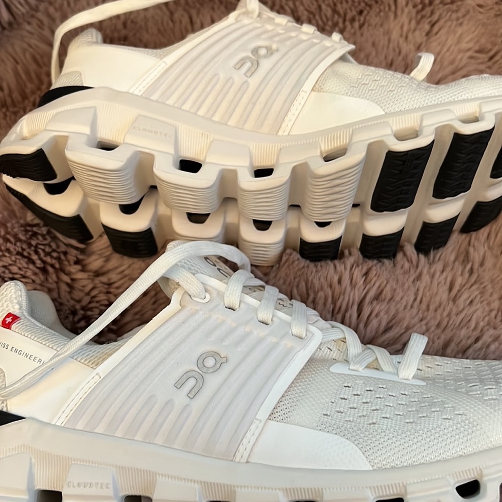 On Cloud Runners - image 2